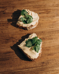 sandwiches with hummus