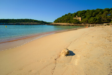 Playa de ses Fonts de N'Alis. (Cala Mondrago).Parque natural de Mondragó. Santanyi....