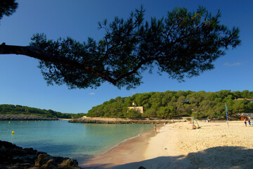 Playa de ses Fonts de N'Alis. (Cala Mondrago).Parque natural de Mondragó. Santanyi....