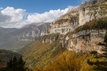 Trail GR11, ravine of Agüerri, western valleys, Pyrenean mountain range, province of Huesca, Aragon, Spain, europe