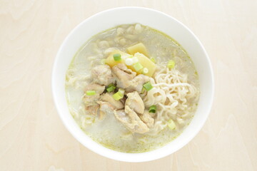 Thai fusion food, green curry ramen noodles