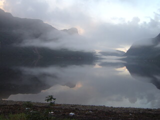 Dirdal, localidad de Noruega a orillas de un fiordo. 