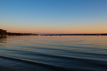Fototapeta premium Ammersee in Bayern, 5 Seenland Bayern, Sonnenuntergang