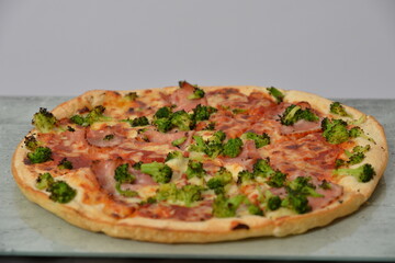 frische leckere pizza steinofen