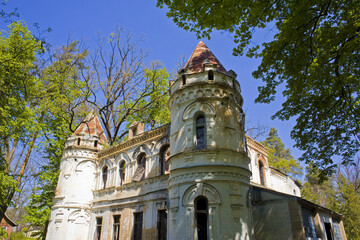 Fototapeta na wymiar Shtamm's House Ruins in Bucha, Ukraine 