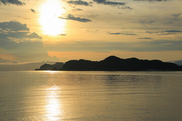 愛媛県西予市　夕日と須崎海岸