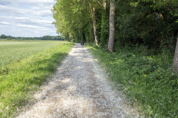 Voyage à vélo au printemps 2022, de début du mois d'avril à la fin du mois de mai sur les...