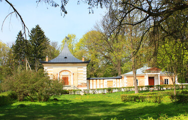 Palace and park ensemble 