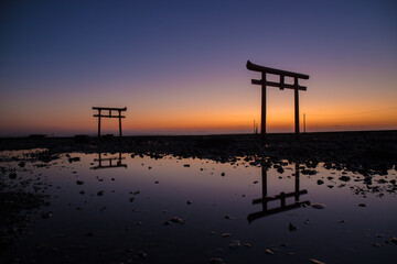 大魚神社の海中鳥居（佐賀県太良町）