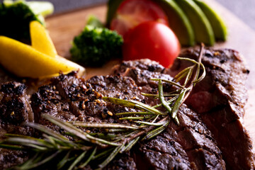 美味しい牛肉をグリルしてをマクロ撮影で拡大した写真