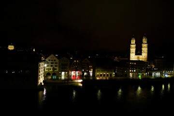 Obraz premium Zürich bei Nacht