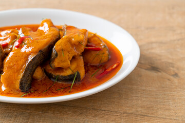 Redtail Catfish Fish in Dried Red Curry Sauce that called Choo Chee