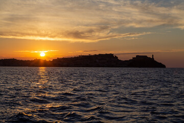 Fototapeta na wymiar Sonne über Elba Abend