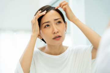 髪の毛,頭皮を気にする日本人女性