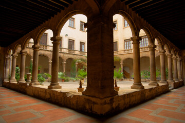 Obraz premium Claustro de Monti-Sion, Es Call (Juderia).Centro historico.Palma.Mallorca.Baleares.España.
