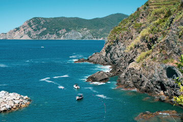 turquoise sea shore in Vernazza, Italy 