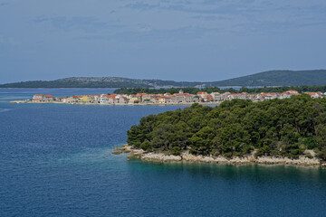 Fototapeta na wymiar Ile de Cres dans la mer adriatique 