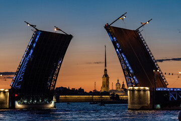 Fototapeta na wymiar Bridge over the Neva river in St.Petersburg