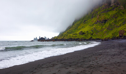 Obraz premium Majestic place of the Atlantic ocean with basalt rocks formation - Location Reynisfjara Beach, Iceland