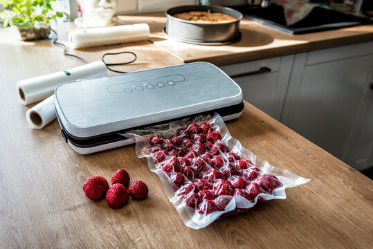 Vacuum strawberries packaging for long-term storage.