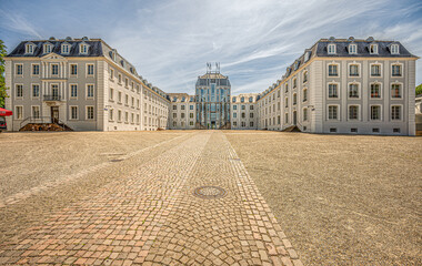 Schloss Saarbrücken und Schlossplatz und Platz des unsichtbaren Mahnmals