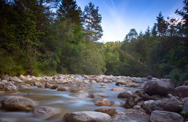 Riber, water, roks and trees