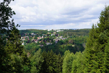 Fototapeta na wymiar wunderschöne Aussicht vom Liebesbankweg bei Hahnenklee im Harz