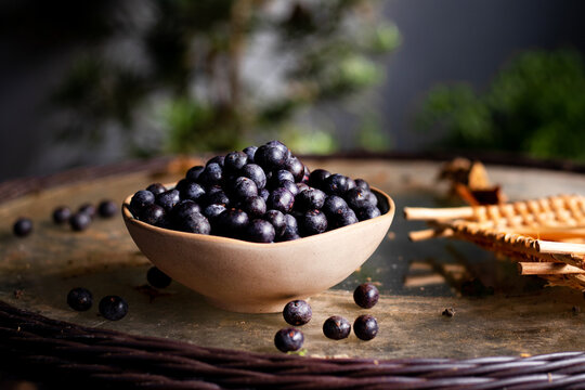 a&ccedil;a&iacute; na tigela