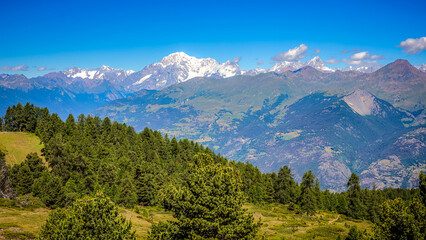 Blick zum Mont Blanc bei Pila im Aostatal