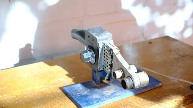 Plastic pipe welding machines, polypropylene pipe soldering iron, plumbing work, repair, plumbing soldering
