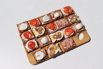  Belegte Brote. Vollkornbrot belegt.