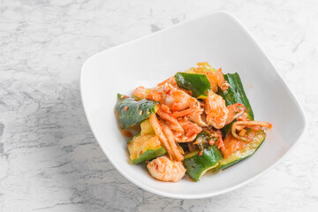 鶏肉と胡瓜のキムチ和え