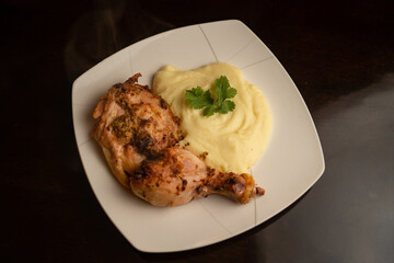 Pollo a la mostaza con puré de patatas 