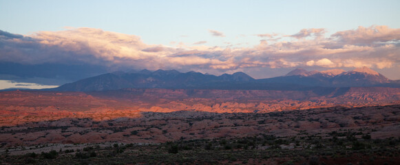 Fototapeta na wymiar Sunset in the canyonlands