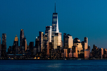 Fototapeta premium city skyline at sunset