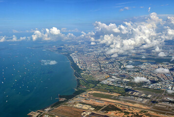 Coming in to land at Changi Aiport, Singapore - obrazy, fototapety, plakaty