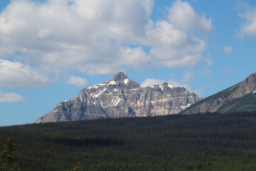 Fototapeta premium Majestic Peak, Banff National Park, Alberta