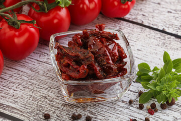 Sun dried tomato with olive oil