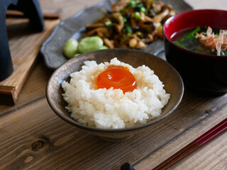  卵の黄身の醤油漬けご飯セット