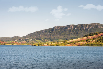 Fototapeta na wymiar View of the Salagou lake, Hérault, South of France