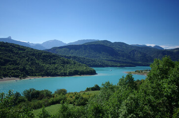 Fototapeta na wymiar lac de Monteynard - isère