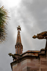 Fototapeta premium Gárgolas en construcción medieval