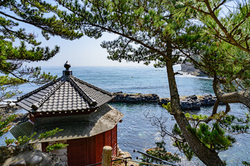 茨城　六角堂と五浦海岸