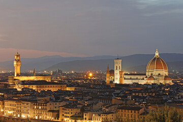Fototapeta na wymiar Florenz bei Nacht