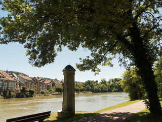 Blick auf Laufenburg (Aargau), Zwillingsstadt mit Laufenburg (Baden-Deutschland) am Ufer des...