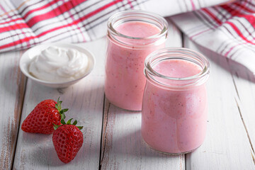 yogurt with strawberries