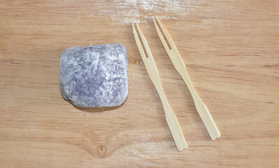 food, wood, knife, board, wooden, kitchen, white, cooking, cut, isolated, cheese, closeup, cutting, fresh, cook, ingredient, table, brown, meal, chop, healthy, bamboo, brie, flour, nobody