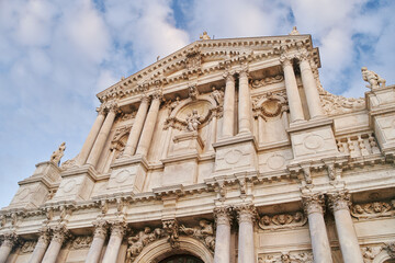 Obraz premium Bottom view of Church of the Scalzi in Venice, Italy
