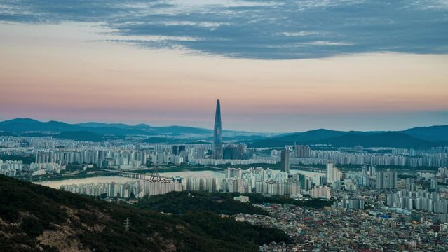Time lapse 4K Seoul City Skyline view from Guyongsan mountain at South Korea.