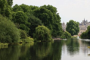 Fototapeta na wymiar St. James Park in London